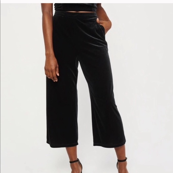 Abercrombie & Fitch Pants - Abercrombie & Fitch wide leg velvet pants medium